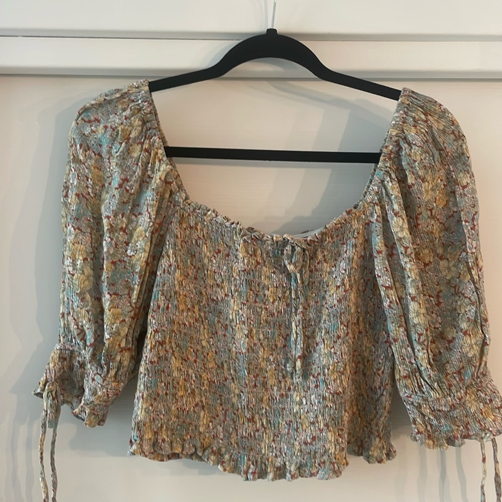 Floral Top with Puffy 3/4 Sleeves